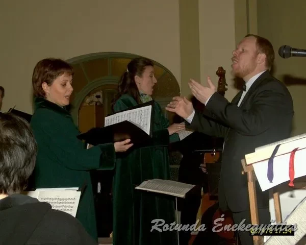 rotunda 2003 04 06